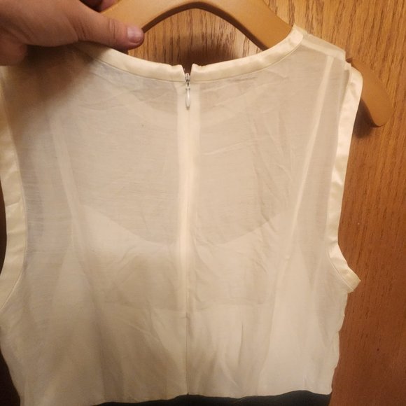 Dress - Picture 7 of 8